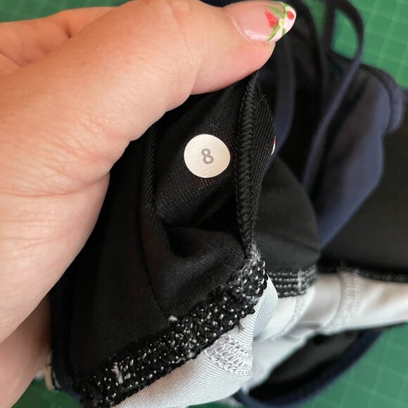 Lululemon Women 8 White Navy Blue Pedal Pace Zip Tank Padded Mesh Athleisure - Picture 9 of 9